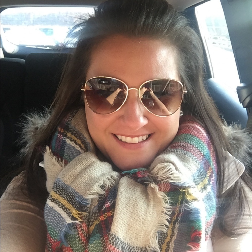 Meet your Posher, Sandra
